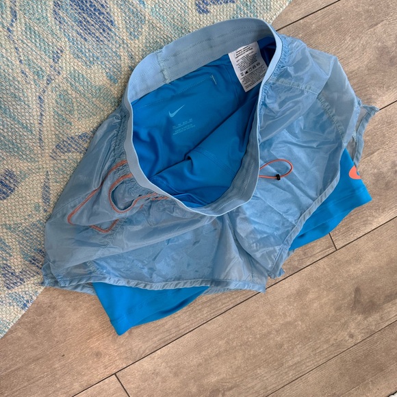 New Nike Women's Icon Clash Tempo Luxe Mid-Rise Running Shorts Blue Size XS - Picture 7 of 15